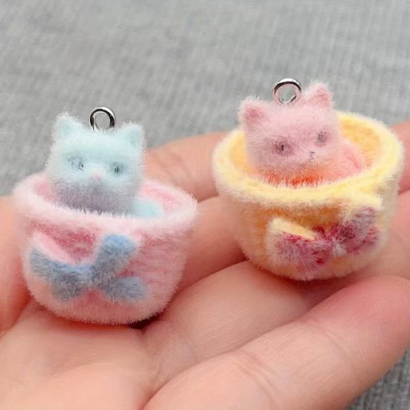 Earrings - 4 Stück 3D-Plüsch-Katzenanhänger aus Kunstharz, DIY-Schmuckherstellung,