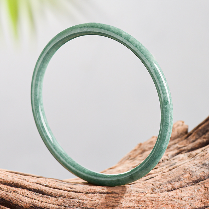 Bracelets - Natürliches burmesisches Jadeit-Armband, echter Jade-Designer-Accessoire, geschnitzter