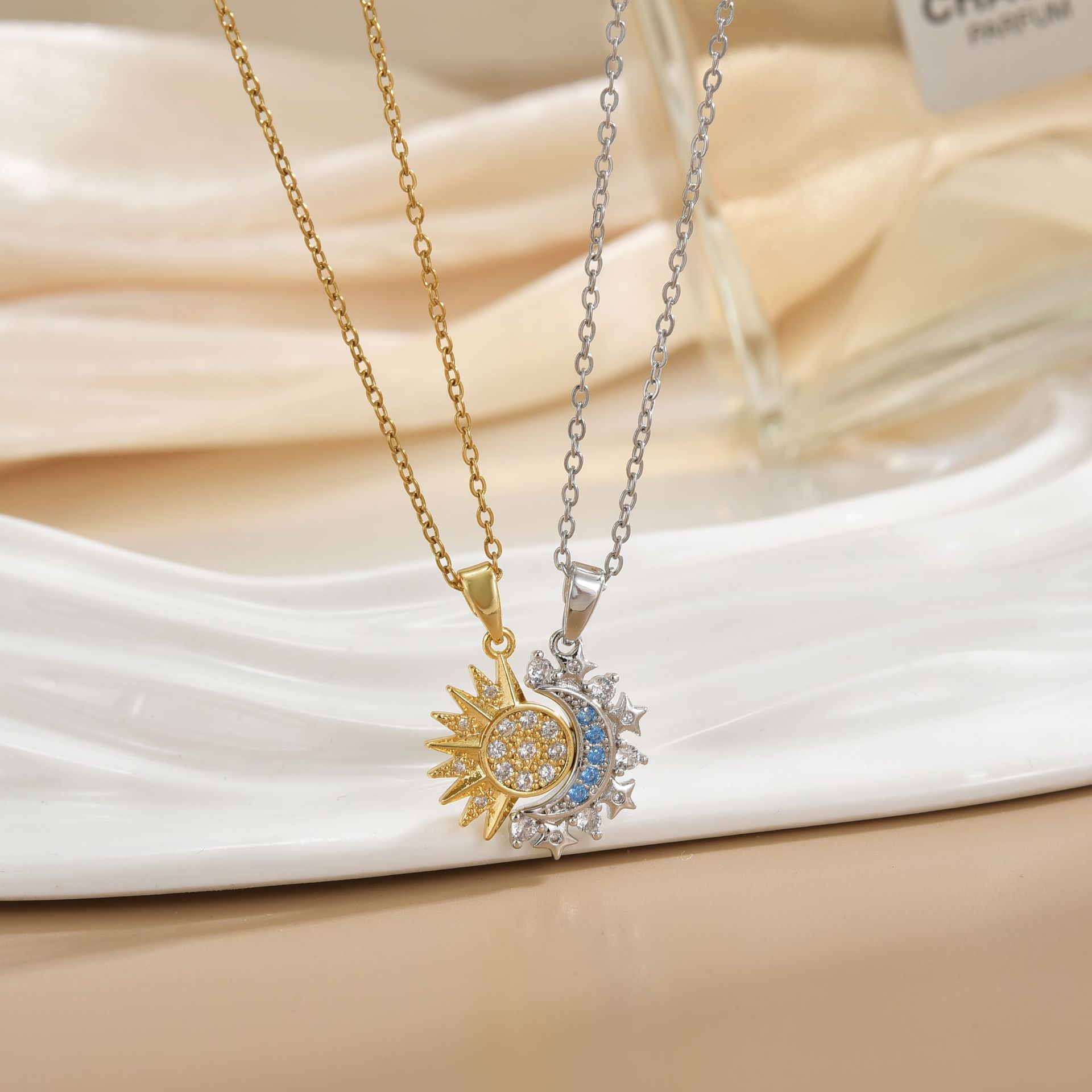 Magnetic Couple Matching Necklaces - Magnetische Halsketten für Paare, Sonne und