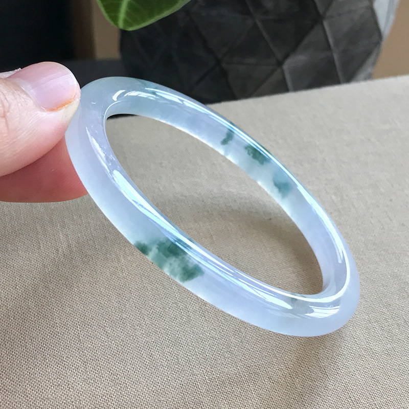 Rings - Armband aus Jadestein aus einer alten