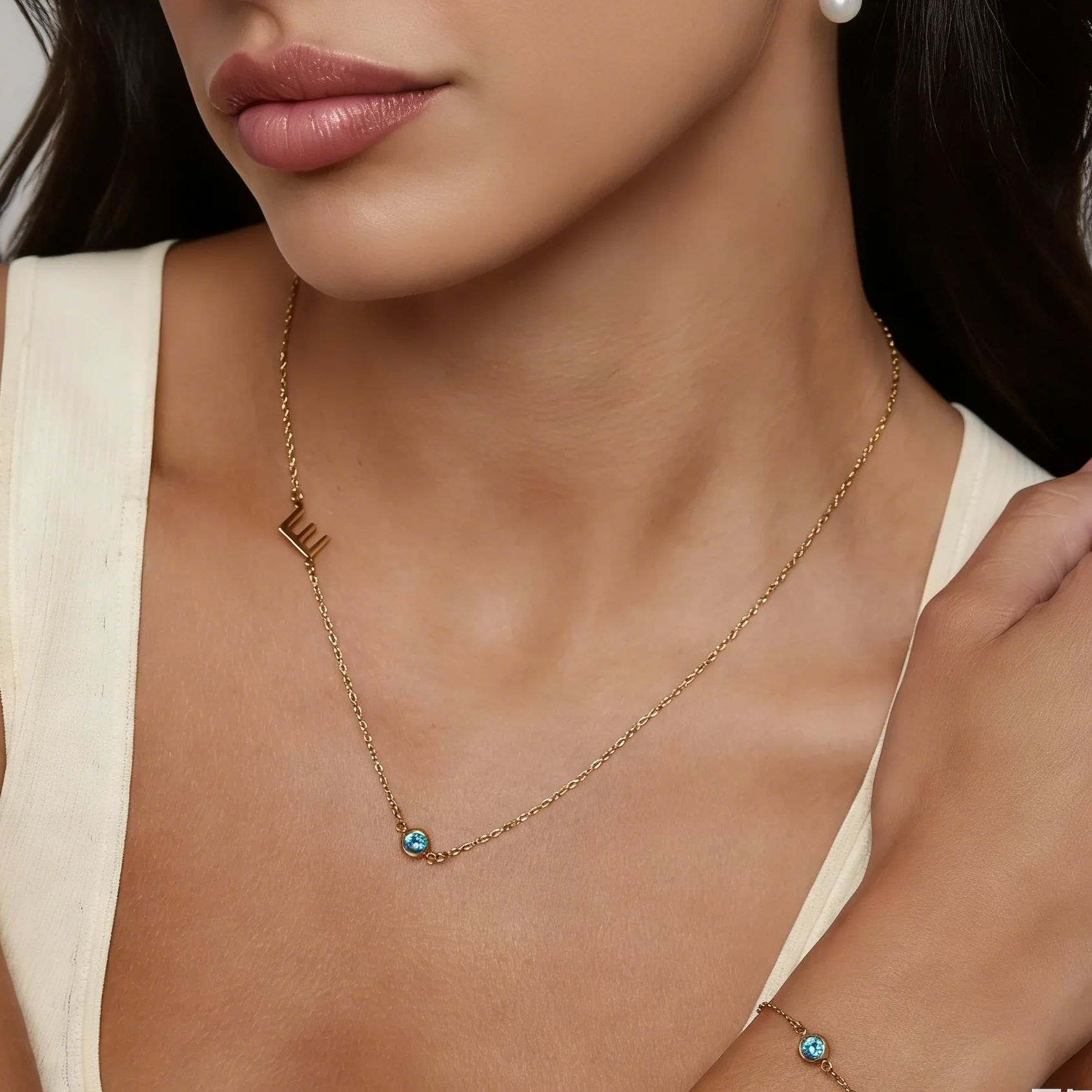 Initial Letter Necklace 18K Gold - Seitlich angeordnete Halskette mit Initialen und