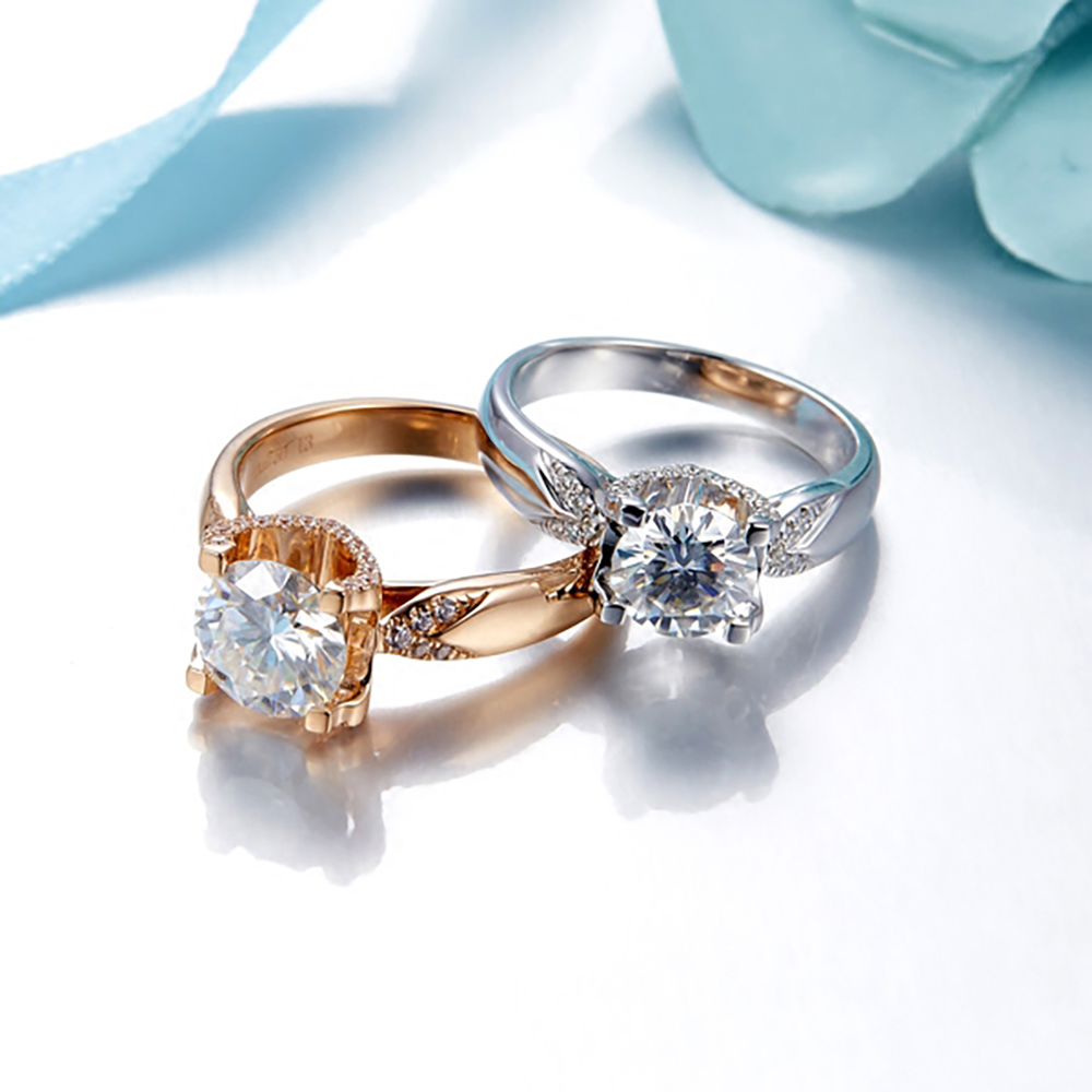 Benutzerdefinierter massiver 1 – Moissanite Engagement Ring 1 Carat Bewertung und Preis
