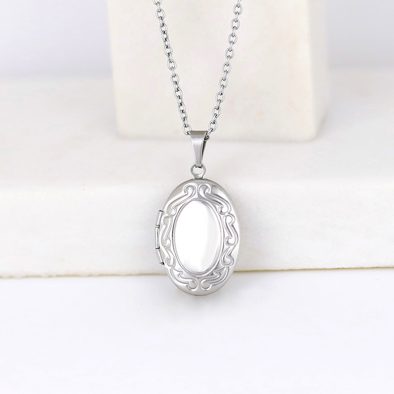 Vintage Silberfarbene Öffnbare – Heart Locket Necklace Photo Bewertung und Preis