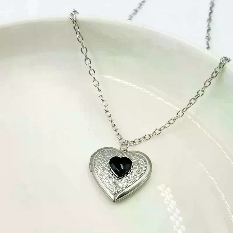 Mode Barock Vintage Herzförmig – Heart Locket Necklace Photo Bewertung und Preis