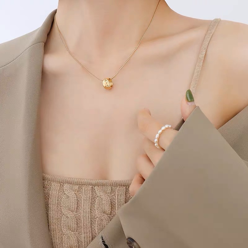 Luxuriöse goldene Rhombus-Kreu – Cross Pendant Necklace Gold Bewertung und Preis