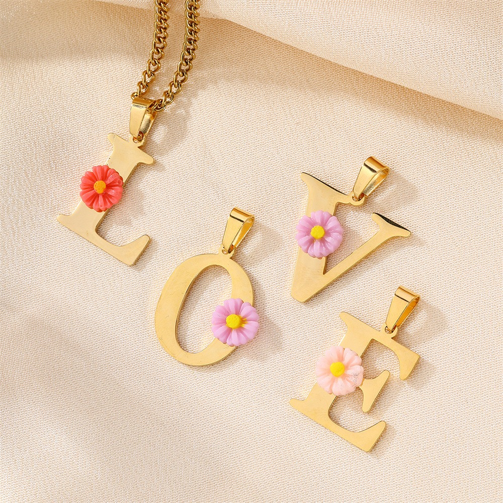 Personalisierte Gänseblümchen- – Initial Letter Necklace 18K Gold Bewertung und Preis