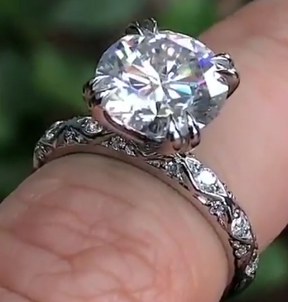 Maßgefertigter Echter Platin P – Moissanite Engagement Ring 1 Carat Bewertung und Preis