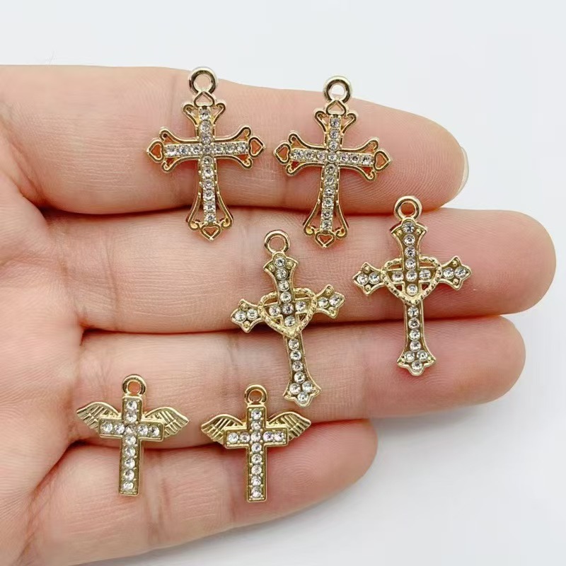 10 Stück Diamantbesetzte Gold- – Cross Pendant Necklace Gold Bewertung und Preis