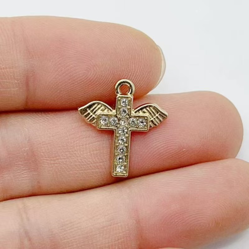 10 Stück Diamantbesetzte Gold- – Cross Pendant Necklace Gold Bewertung und Preis
