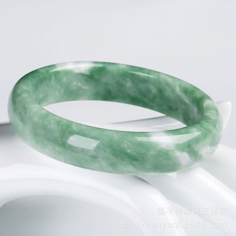 Jadeit für Frauen, Guizhou grü – Bracelets Bewertung und Preis