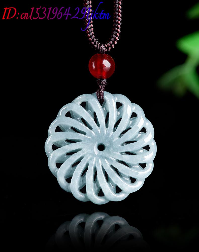 Burmesische Jadeit-Blumenanhän – Necklaces Bewertung und Preis