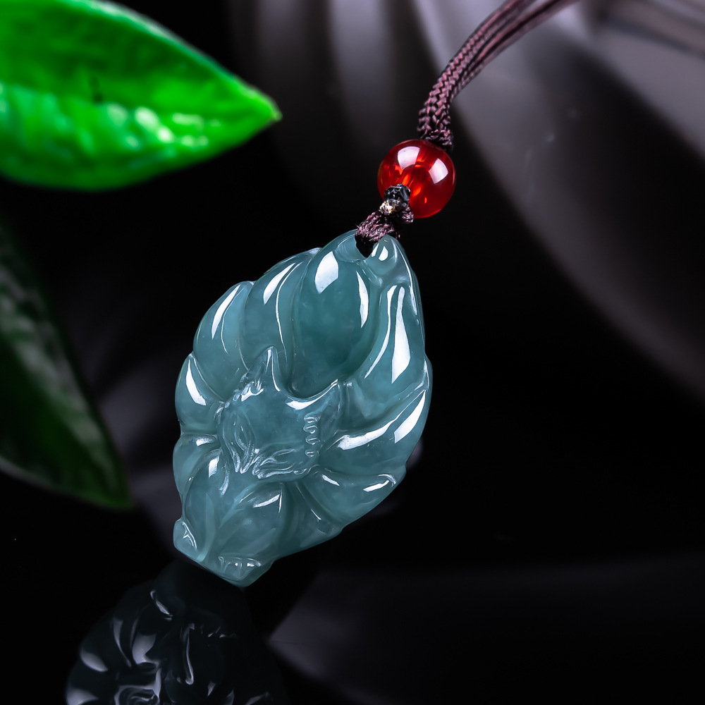 Natürliche burmesische Jadeit- – Necklaces Bewertung und Preis