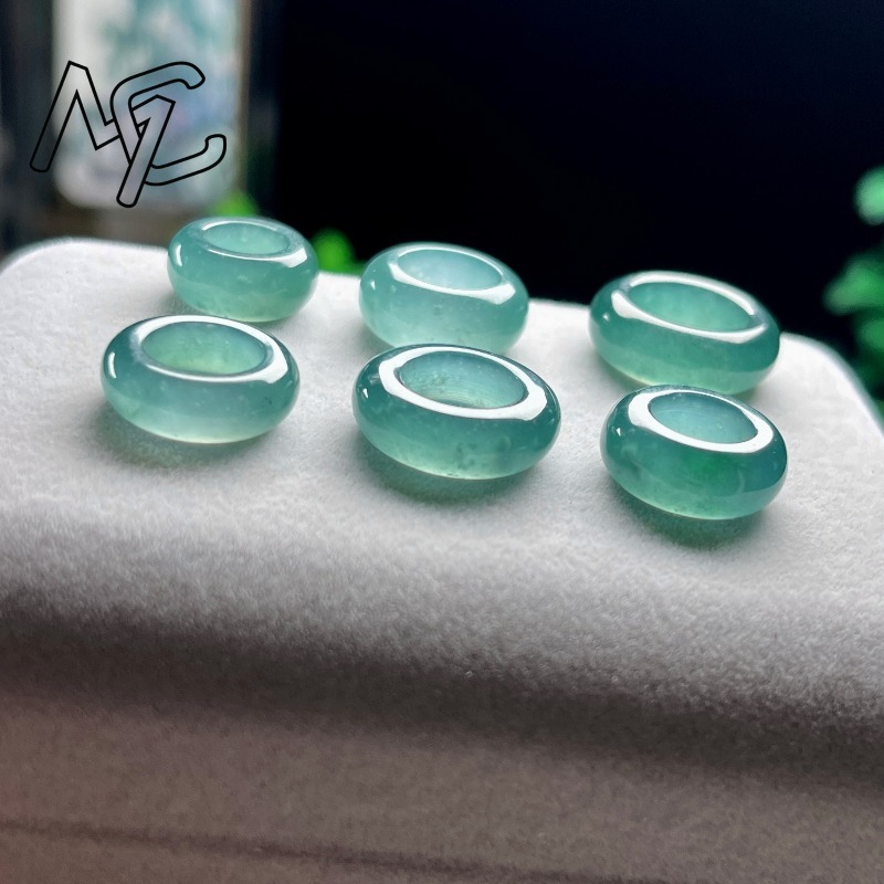 Natürlicher Smaragd Blauwasser – Necklaces Bewertung und Preis