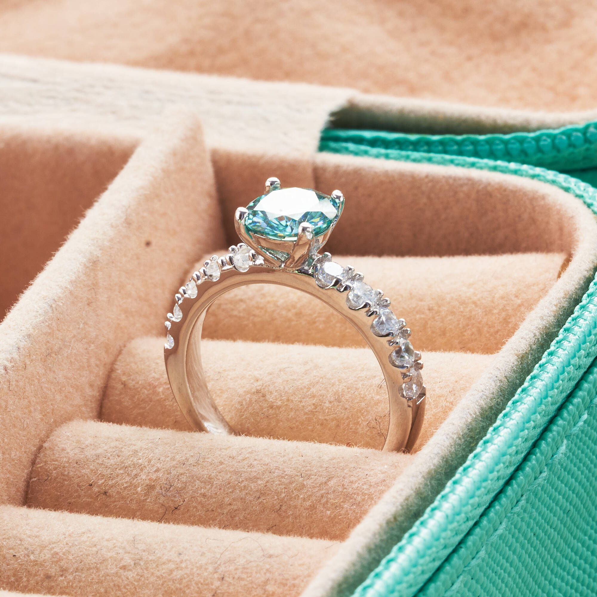 Klassischer 1-Karat-Moissanit- – Moissanite Engagement Ring 1 Carat Bewertung und Preis