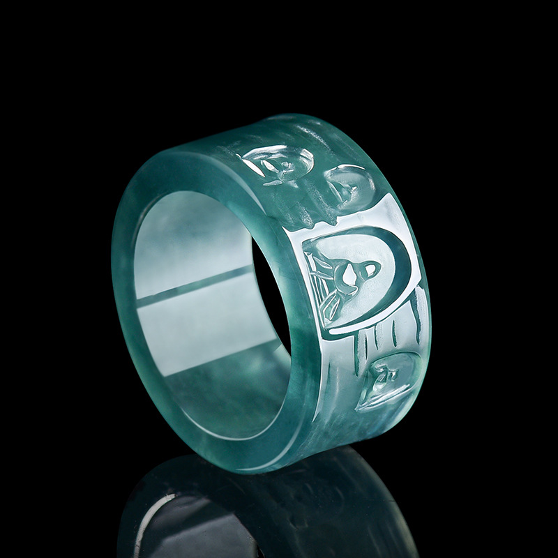 Natürlicher burmesischer Jadei – Rings Bewertung und Preis