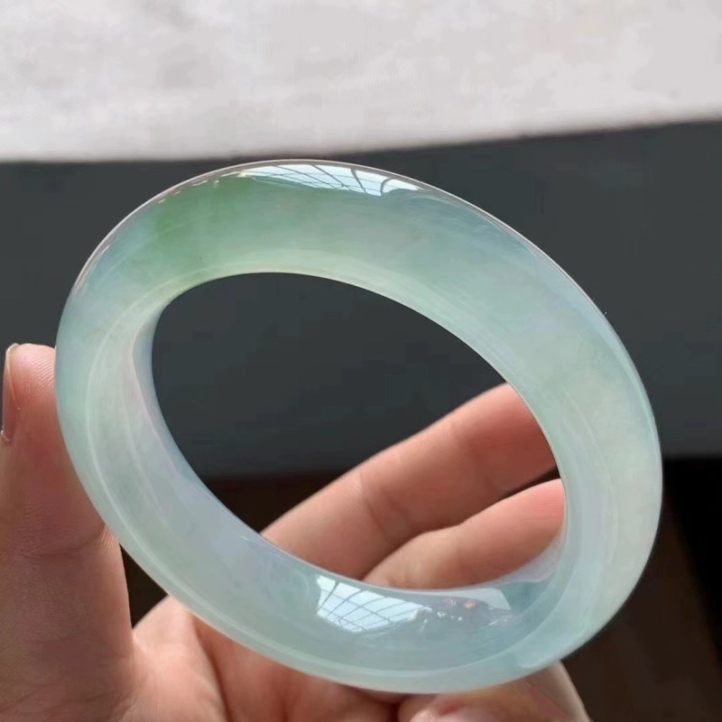 Helles Eisjade-Armband für Mäd – Bracelets Bewertung und Preis
